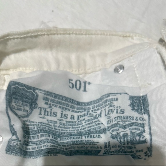 Levi's White Jean Shorts Distressed Raw-Edge - Picture 8 of 12